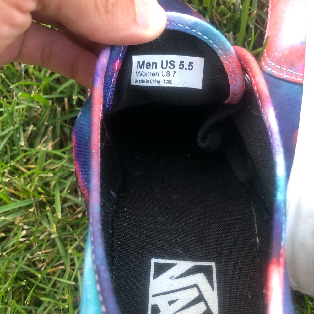Vans - Picture 3 of 4
